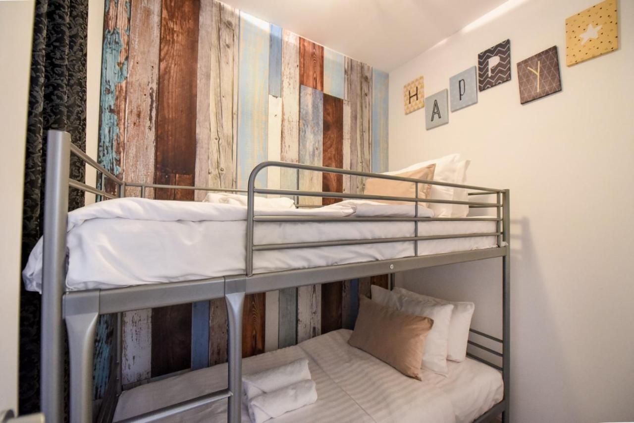 Amazing Location & Elegant Apt - Old Town Apartamento Bucarest Exterior foto