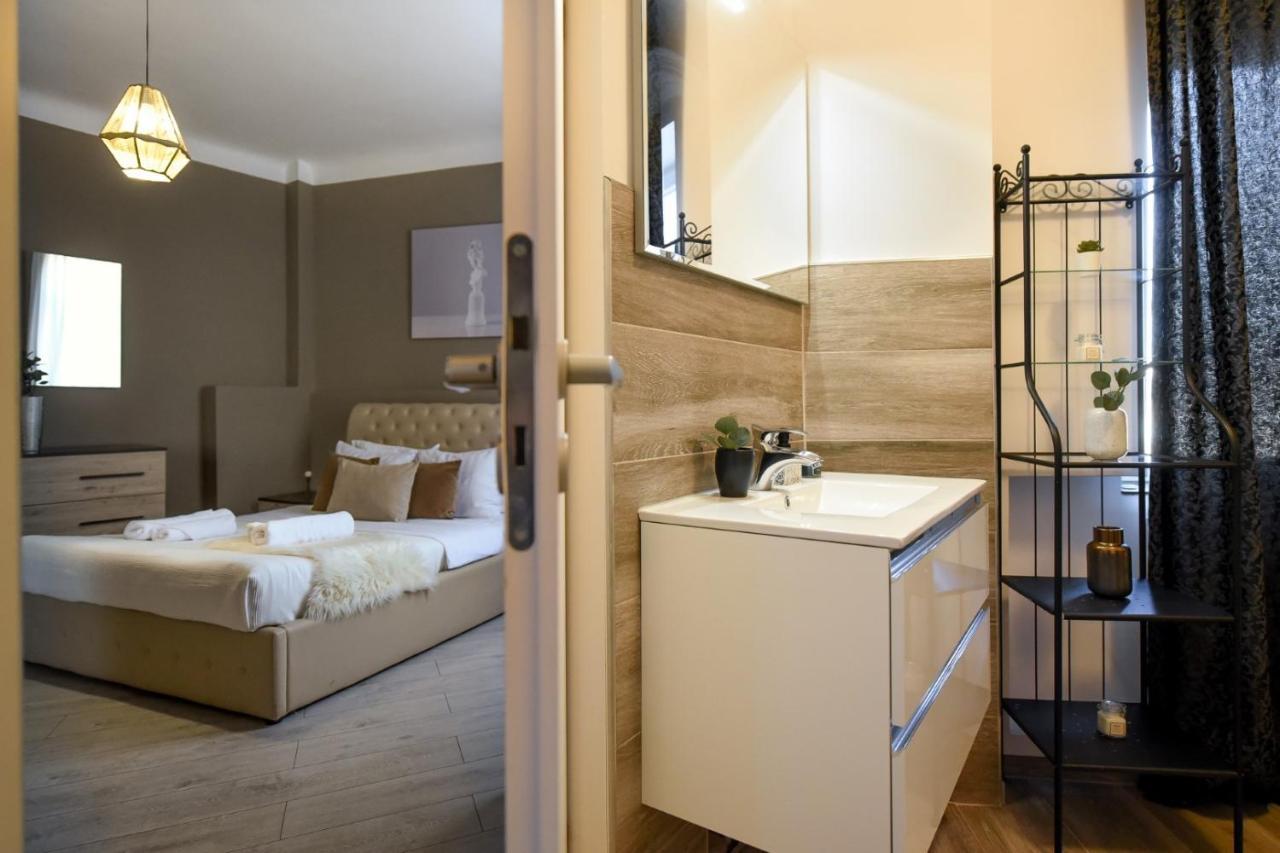 Amazing Location & Elegant Apt - Old Town Apartamento Bucarest Exterior foto