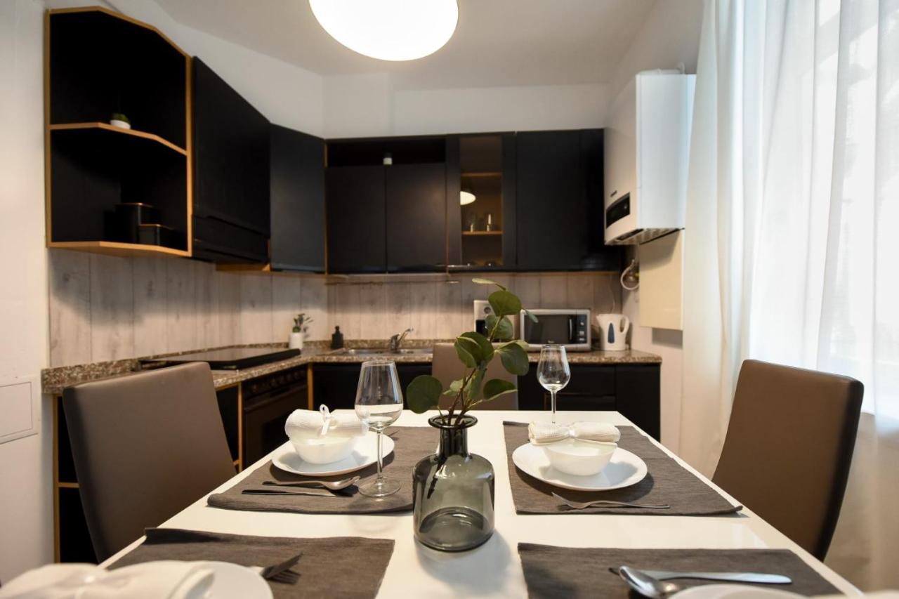 Amazing Location & Elegant Apt - Old Town Apartamento Bucarest Exterior foto